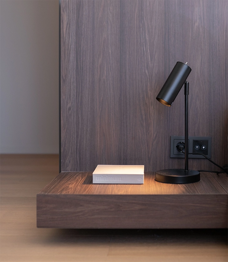 Lámpara y módulo de madera